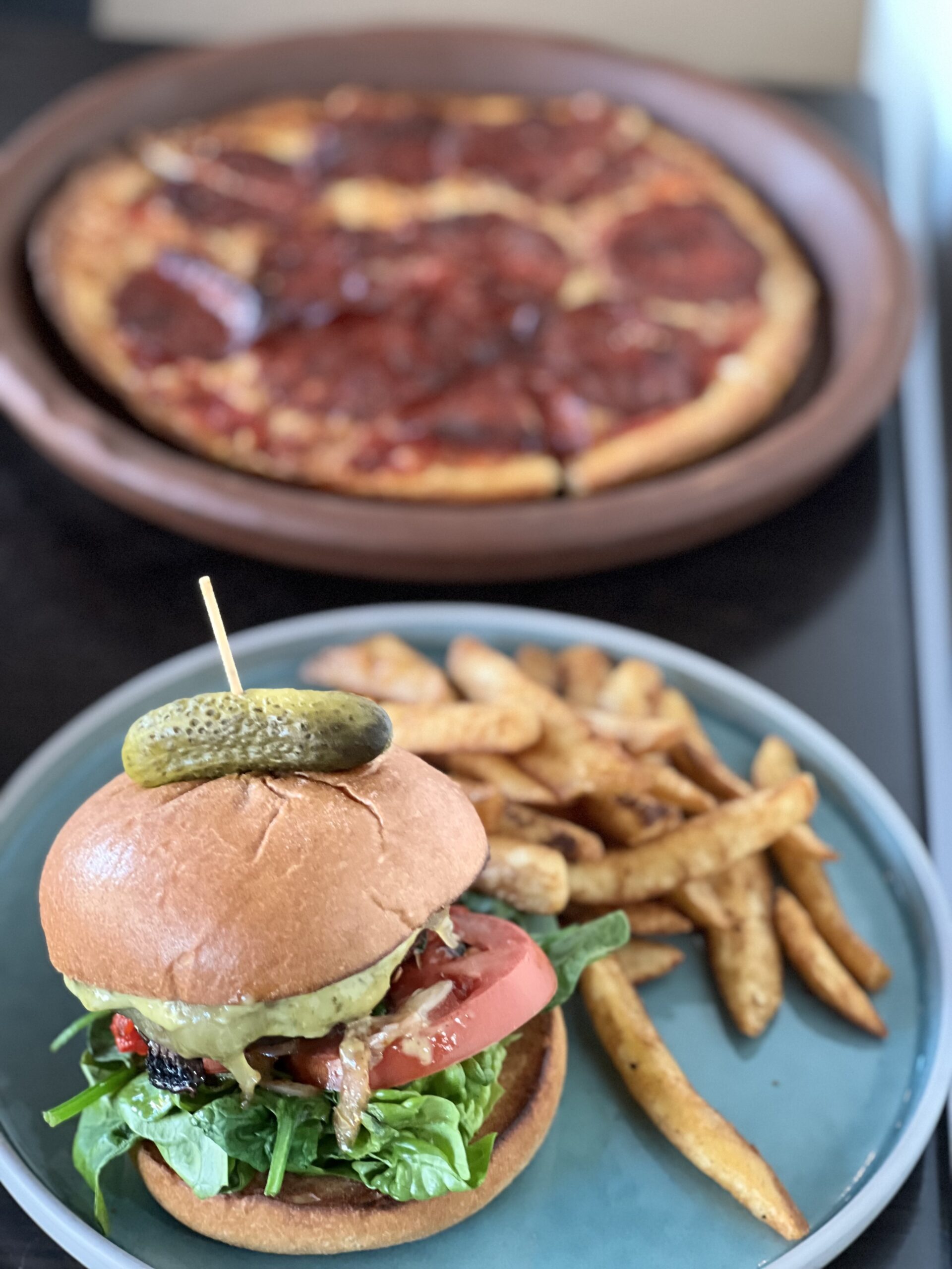 social-cafe-burgers-pizza